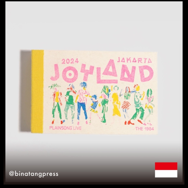 No.014
『Joyland Flipbook』

「Joyland Jakarta Flip Book」は、The 1984とBinatang Pressが、「Joyland Festival Jakarta 2024」のために特別に制作したフリップブックです。
このフリップブックで、Joylandのトライブが新たな形で踊りだす！

6色リソグラフ印刷

ーーーーーーーーーー

Artist：@iramamama @binatangpress
Country：インドネシア
Binatang Pressはジャカルタに拠点を置く小規模な独立出版社。
インドネシアでサブカルチャーがどのようなものであるかを語り、主に彼らの周りの独立したクリエイティブコミュニティと協力しています。

ーーーーーーーーーー

【World XY Zine】
世界中の素晴らしいZINEをセレクトし、日本語で紹介するプロジェクトです。

#worldxyzine
#wxyzine
#design
#designer
#creators
#zine
#zinemaking
#graphicdesign
#editorialdesign
#bookdesign
#artbook